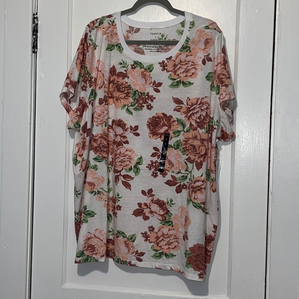 Torrid Short Sleeve Floral T-Shirt